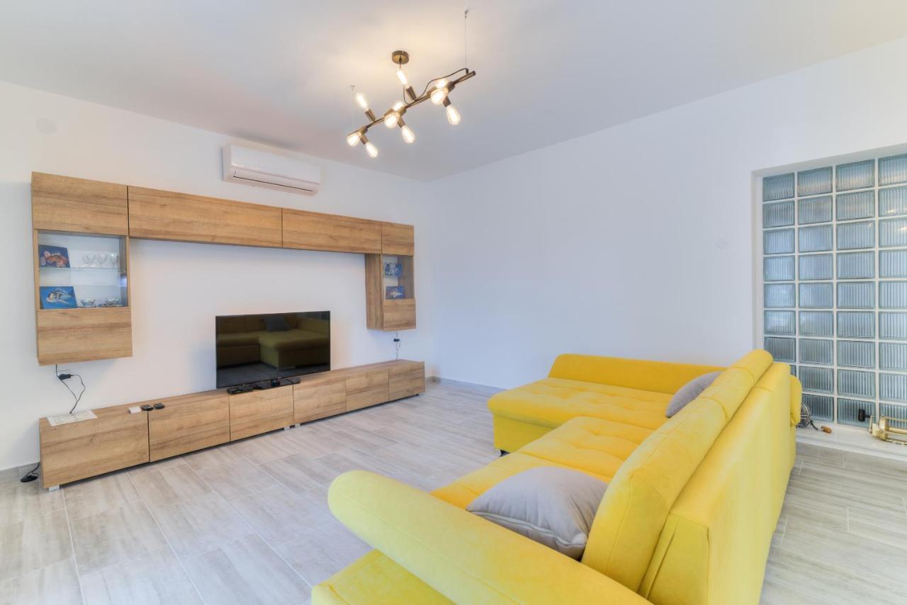 Demi II Apartment Senj  Bagian luar foto