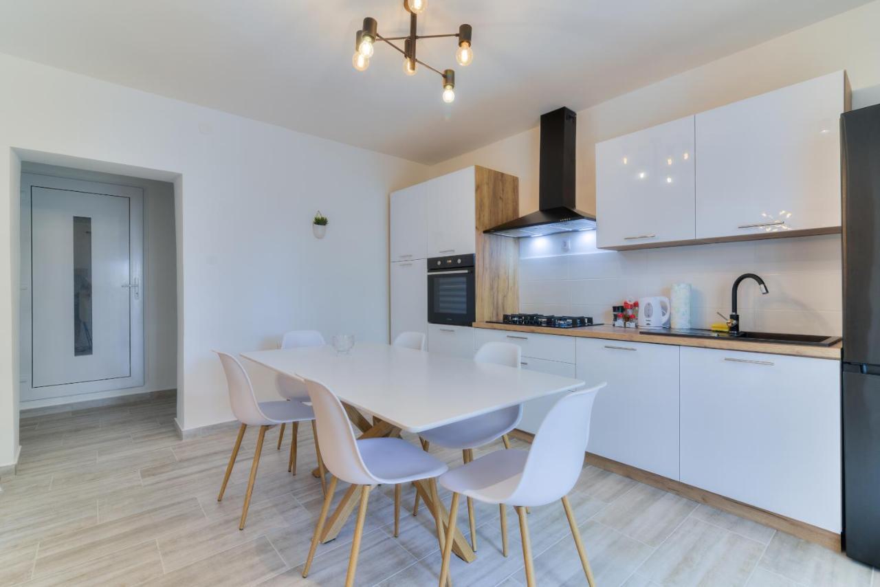 Demi II Apartment Senj  Bagian luar foto